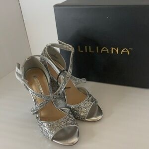 Liliana, HEELS